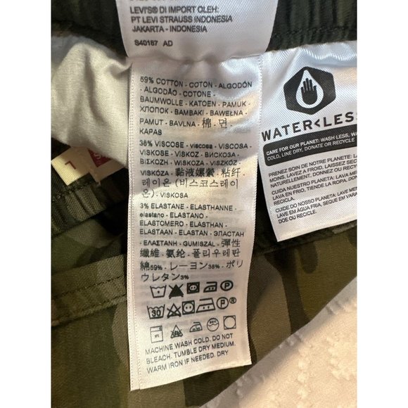 NWT Levi's Green Camo Joggers Large - Picture 9 of 9